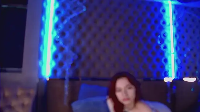 -RoxyDoll- online show from June 19, 2026, 6:29 am