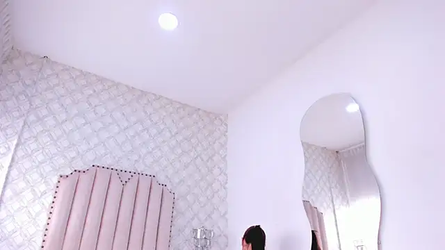 katherine glow online show from June 13, 2026, 3:21 pm