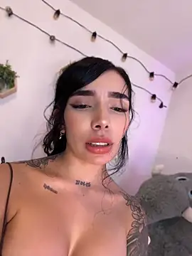 milasantana  online show from June 8, 2026, 1:28 am