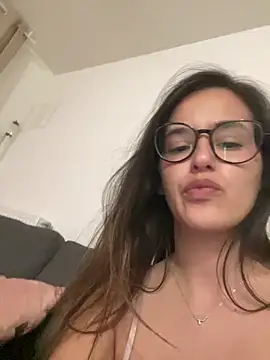 anissadiabless online show from May 1, 2026, 1:10 am