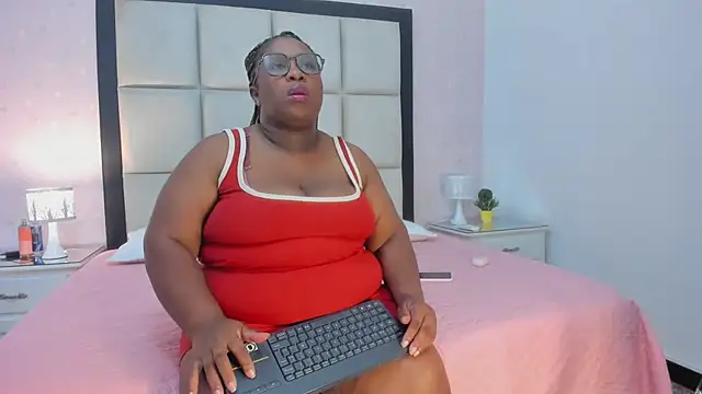Snapshot of TreisyVixen chatting on June 28, 2026, 3:12 am TreisyVixen online show from June 28, 2026, 3:12 am