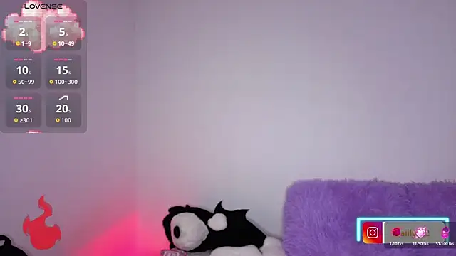 MAIILY MOON online show from May 7, 2026, 2:55 pm
