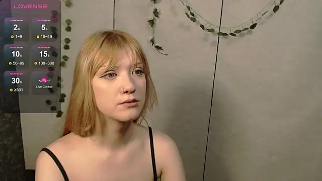 Lina Wi online show from April 30, 2026, 8:15 pm