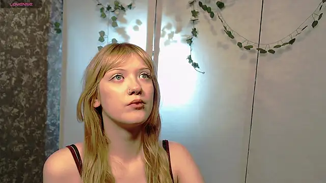Lina Wi online show from May 1, 2026, 8:13 pm