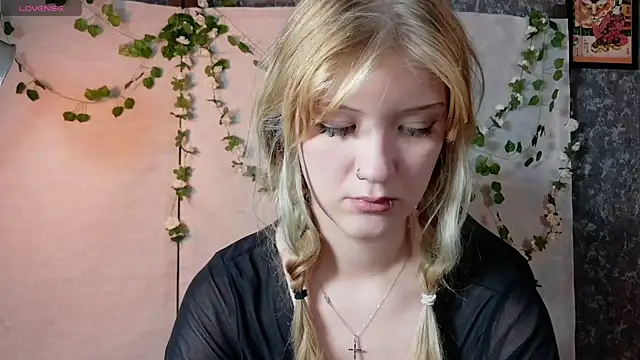 Lina Wi online show from July 2, 2026, 8:04 pm