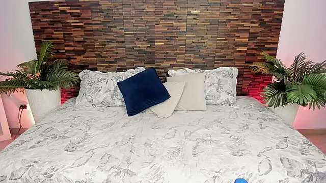 valkiriia   online show from July 20, 2026, 3:21 am