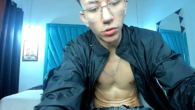 OliverThompsonJS online show from July 23, 2026, 1:41 am