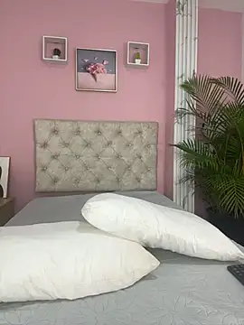 Snapshot of caro_lovings chatting on July 2, 2026, 3:45 am caro lovings online show from July 2, 2026, 3:45 am