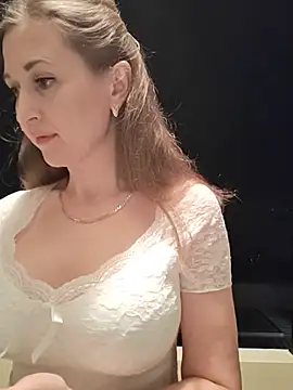 irresistibelle online show from July 15, 2026, 7:30 pm