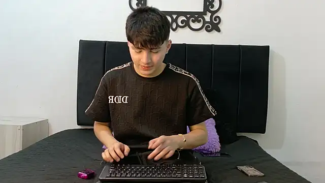 LunayDream online show from July 25, 2026, 12:58 pm