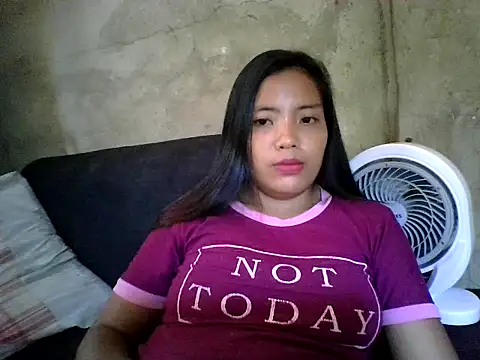 juicyredt online show from April 28, 2026, 5:34 am