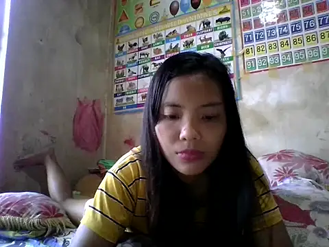 juicyredt online show from April 30, 2026, 3:57 am