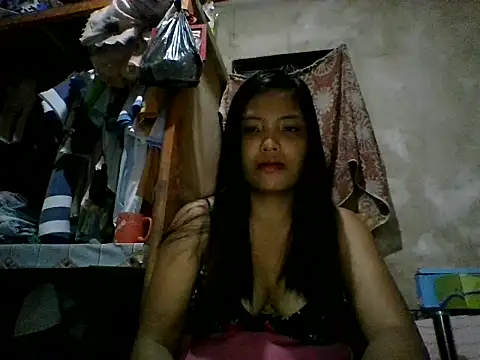 juicyredt online show from June 3, 2026, 12:08 pm