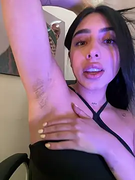 IsabellaNoir  online show from July 17, 2026, 5:51 pm
