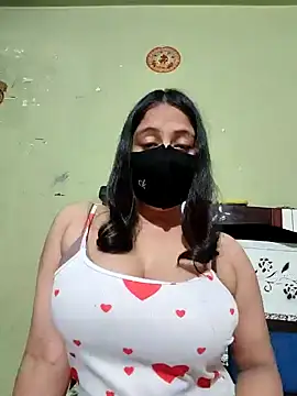 Snapshot of Priya_9945 chatting on July 26, 2026, 6:21 am Priya 9945 online show from July 26, 2026, 6:21 am