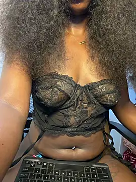 Leylabelle26 online show from July 20, 2026, 4:31 pm