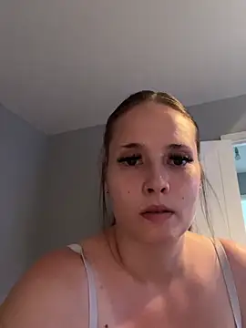 Poppylooloo online show from July 18, 2026, 1:04 pm
