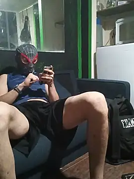 bwcloverboy2 online show from July 31, 2026, 9:52 am