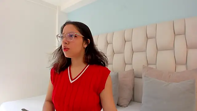 vayra moon online show from July 10, 2026, 4:42 pm