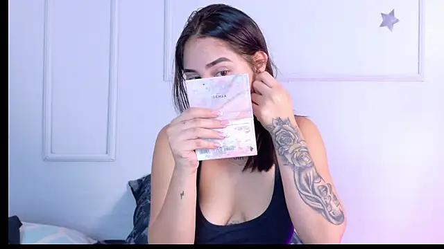 CuteWofy  online show from June 10, 2026, 11:42 am