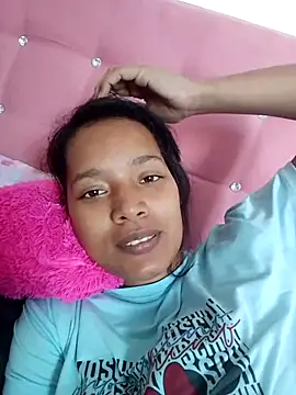 Stefany 03  online show from July 6, 2026, 7:38 pm