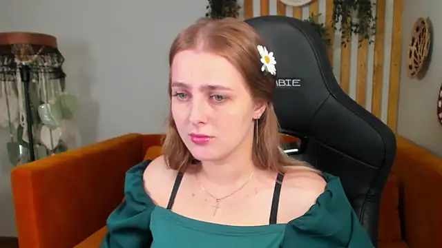 EllaBells online show from June 29, 2026, 5:03 am