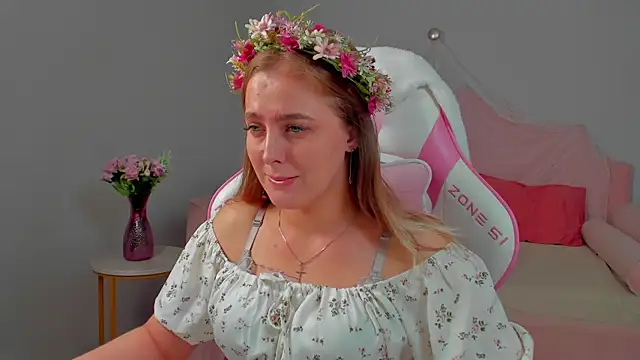 EllaBells online show from July 23, 2026, 5:05 am