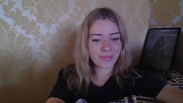 Softy Aura  online show from June 26, 2026, 10:52 am