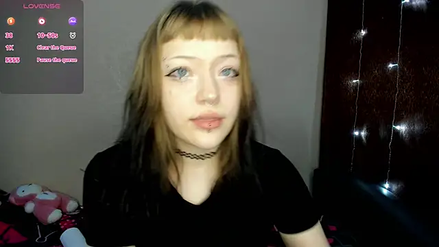 urmelodyy online show from May 5, 2026, 9:12 pm