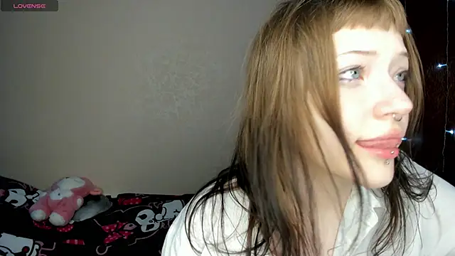 urmelodyy online show from May 7, 2026, 10:04 pm