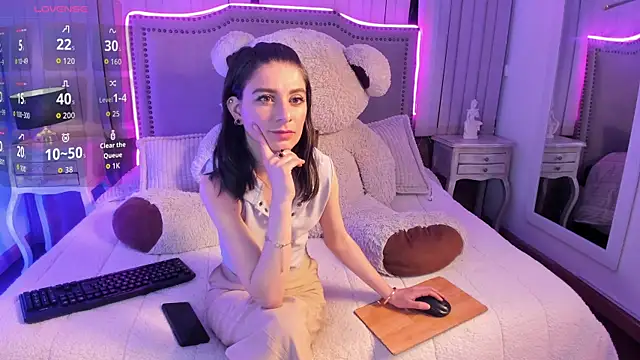 mariana  thompson online show from July 3, 2026, 2:29 am