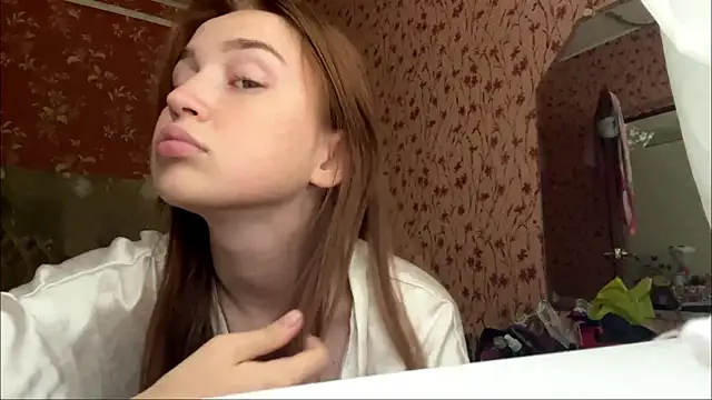 Chloooee online show from July 12, 2026, 8:49 am
