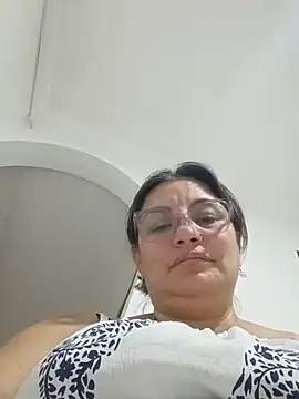 Carolina crus  online show from June 19, 2026, 11:41 pm