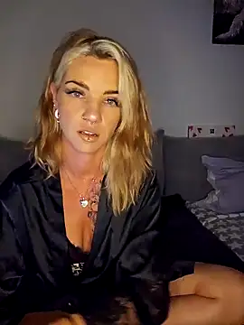 Snapshot of Amazing_Bella chatting on May 12, 2026, 7:44 pm Amazing Bella online show from May 12, 2026, 7:44 pm