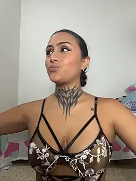 Snapshot of sarah_escobarr_ chatting on May 9, 2026, 10:04 pm sarah escobarr online show from May 9, 2026, 10:04 pm