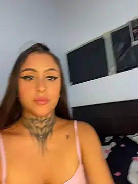 Snapshot of sarah_escobarr_ chatting on May 22, 2026, 1:35 am sarah escobarr online show from May 22, 2026, 1:35 am