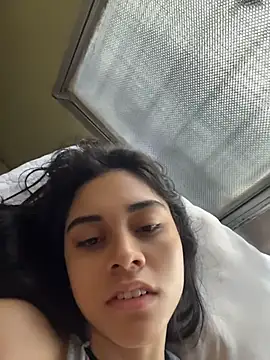 mia moonna online show from May 4, 2026, 11:39 am