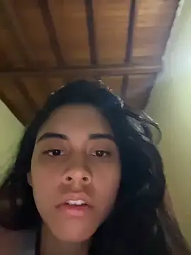 mia moonna online show from May 5, 2026, 10:12 am