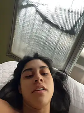 mia moonna online show from May 22, 2026, 12:00 pm