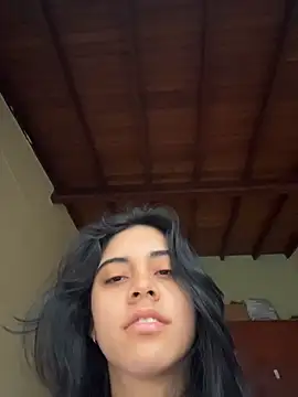 mia moonna online show from May 29, 2026, 12:14 pm