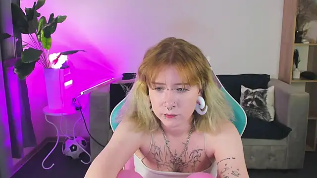 Elira Vane online show from June 25, 2026, 3:17 am