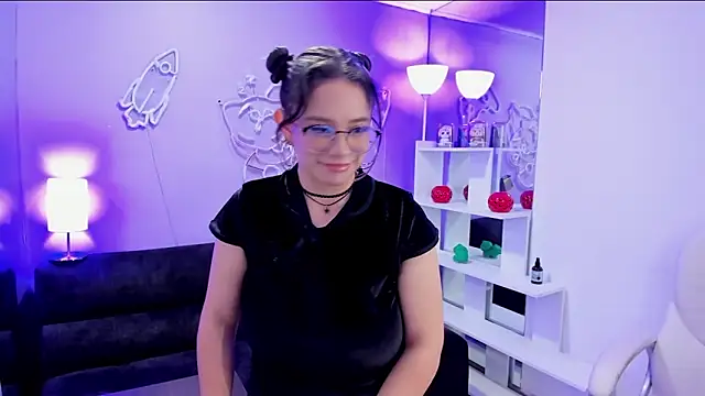 MaraMartinez  online show from May 23, 2026, 7:40 pm