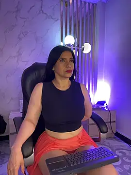 Snapshot of Dalila_5 chatting on July 17, 2026, 7:30 pm Dalila 5 online show from July 17, 2026, 7:30 pm