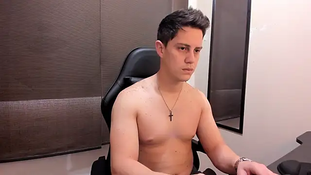 KendricTorres online show from June 20, 2026, 2:42 pm