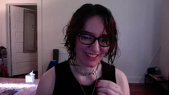 AnnywnBelle online show from May 5, 2026, 10:07 pm