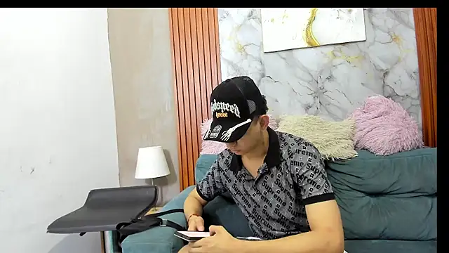 LOVE GUYS1 online show from July 5, 2026, 1:29 pm
