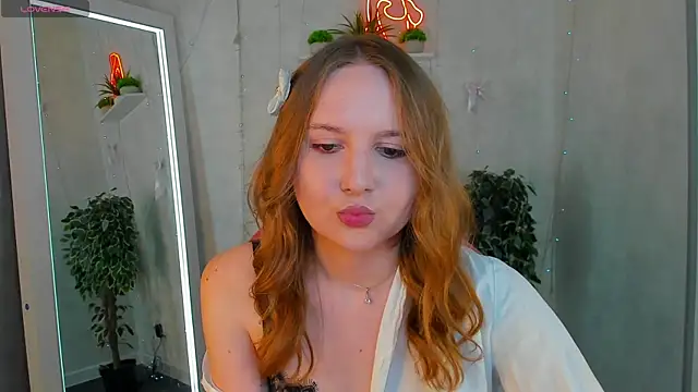 Emmaa Kimm online show from June 11, 2026, 2:53 am