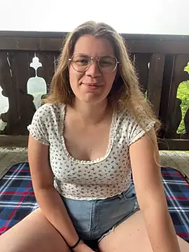 Lina-Love online show from June 30, 2026, 6:58 am