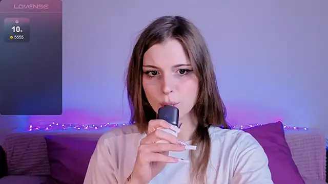 LouiseKane online show from July 26, 2026, 5:20 pm