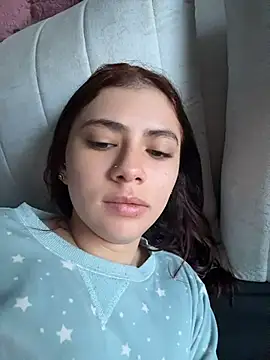 EmilyCxx online show from August 6, 2026, 11:06 pm